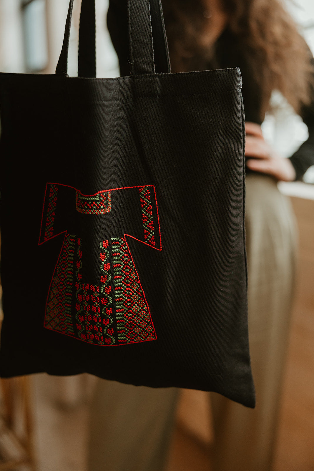 Hand-embroidered Thobe Tote Bag (Double-Sided)